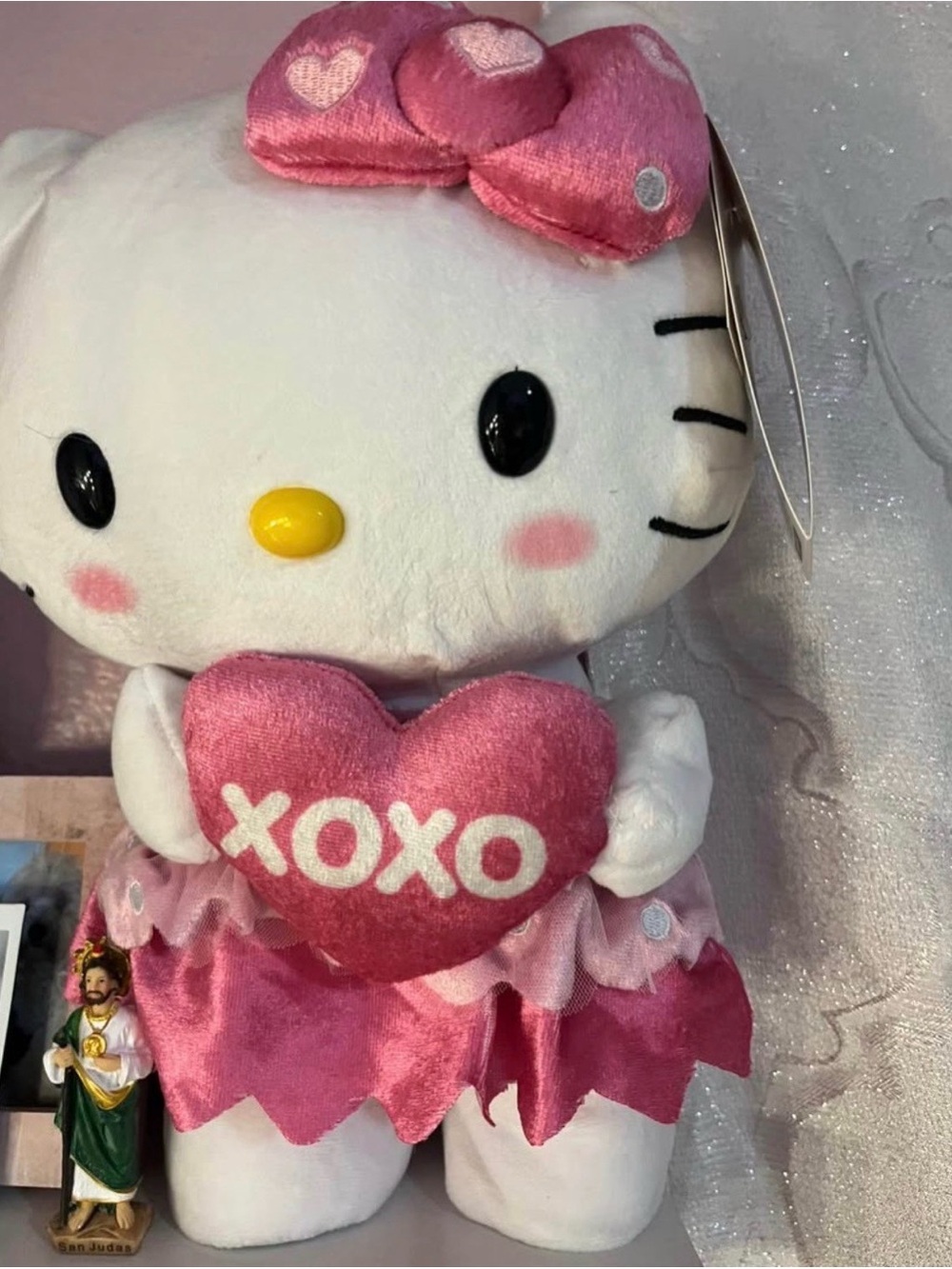 Hello Kitty White and Pink Plush Holding XOXO Heart